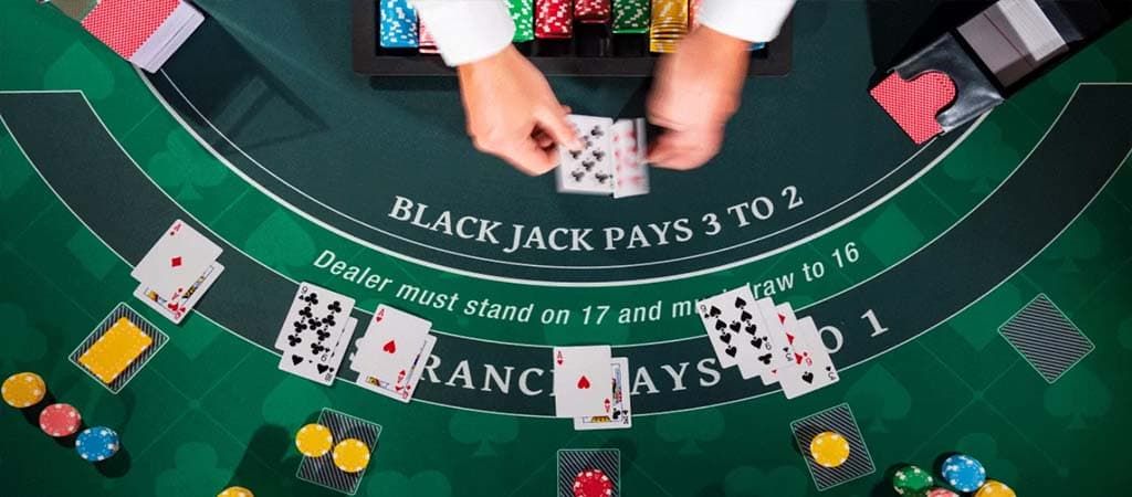 Blackjack, élő blackjack, blackjack asztal